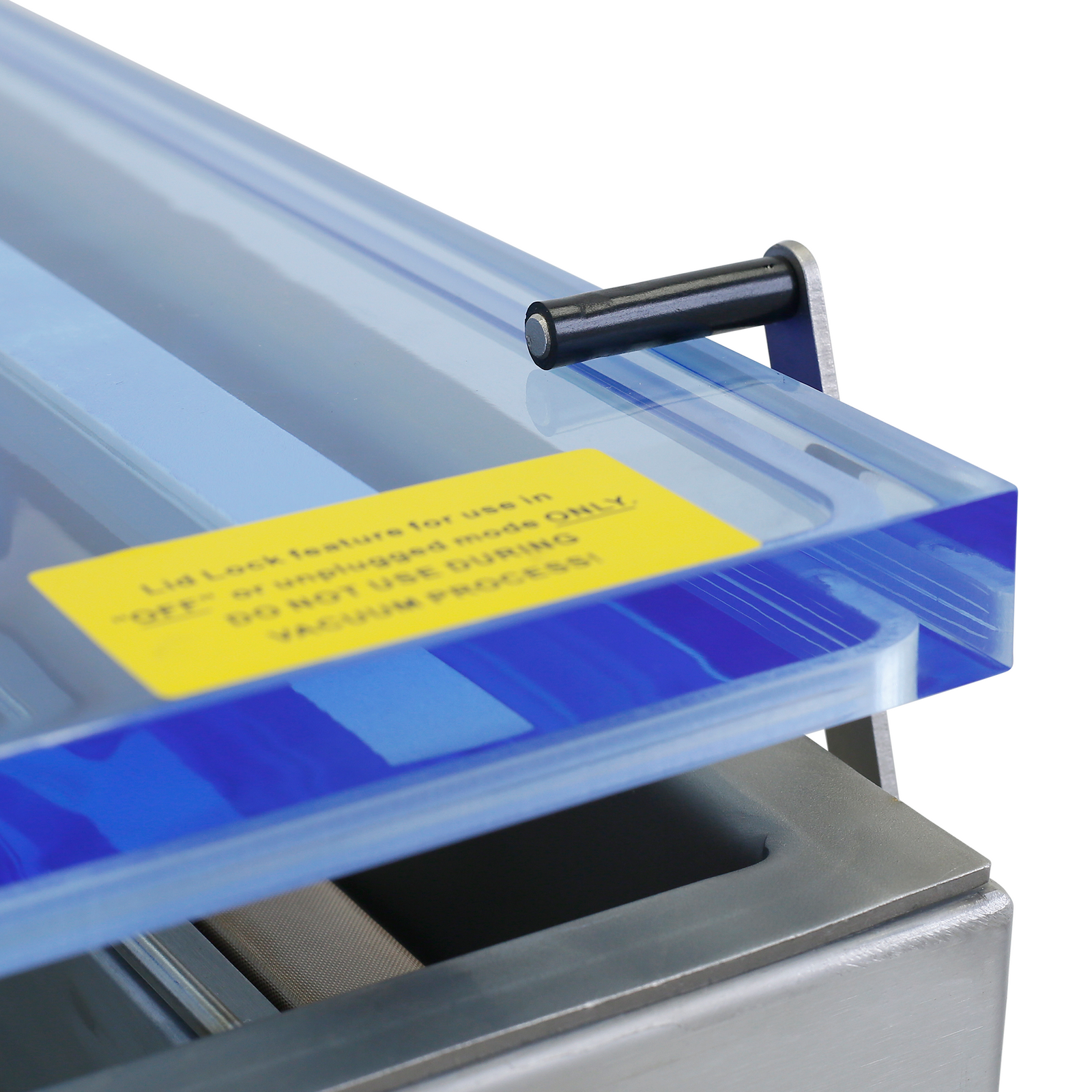 Closure bracket and the transparent blue lid of the JORES TECHNOLOGIES® vacuum sealer