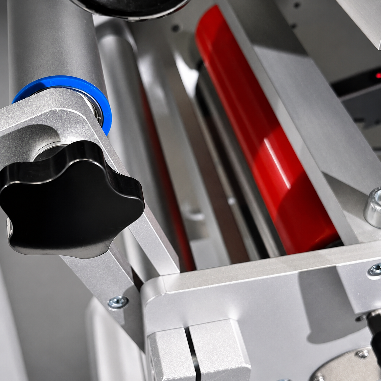 Automatic Horizontal Flow Wrapper with Belt Conveyor & Hot Roll Coder FWIMAX-2500-B