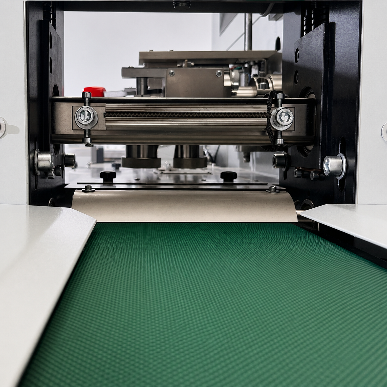 Automatic Horizontal Flow Wrapper with Belt Conveyor & Hot Roll Coder FWIMAX-2500-B