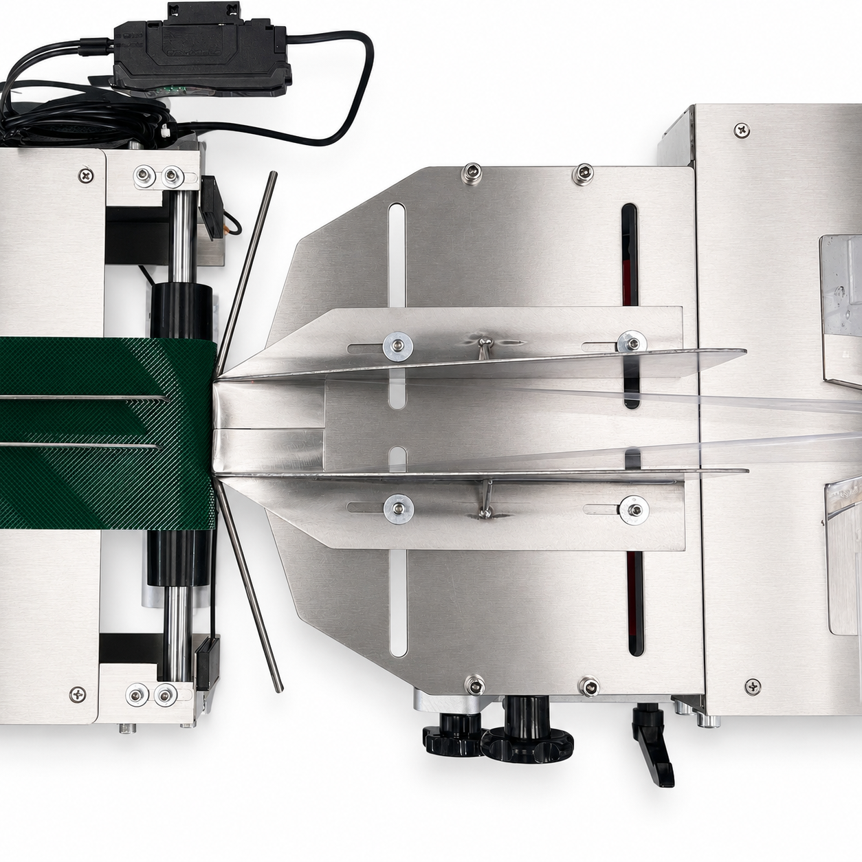 Automatic Horizontal Flow Wrapper with Belt Conveyor & Hot Roll Coder FWIMAX-2500-B