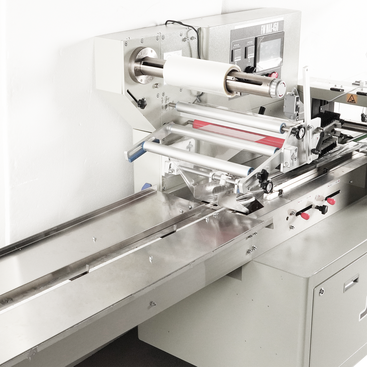 Flow Packages Automated Flow Pack HFFS System for Pillow Packages - Packaging Experts ...