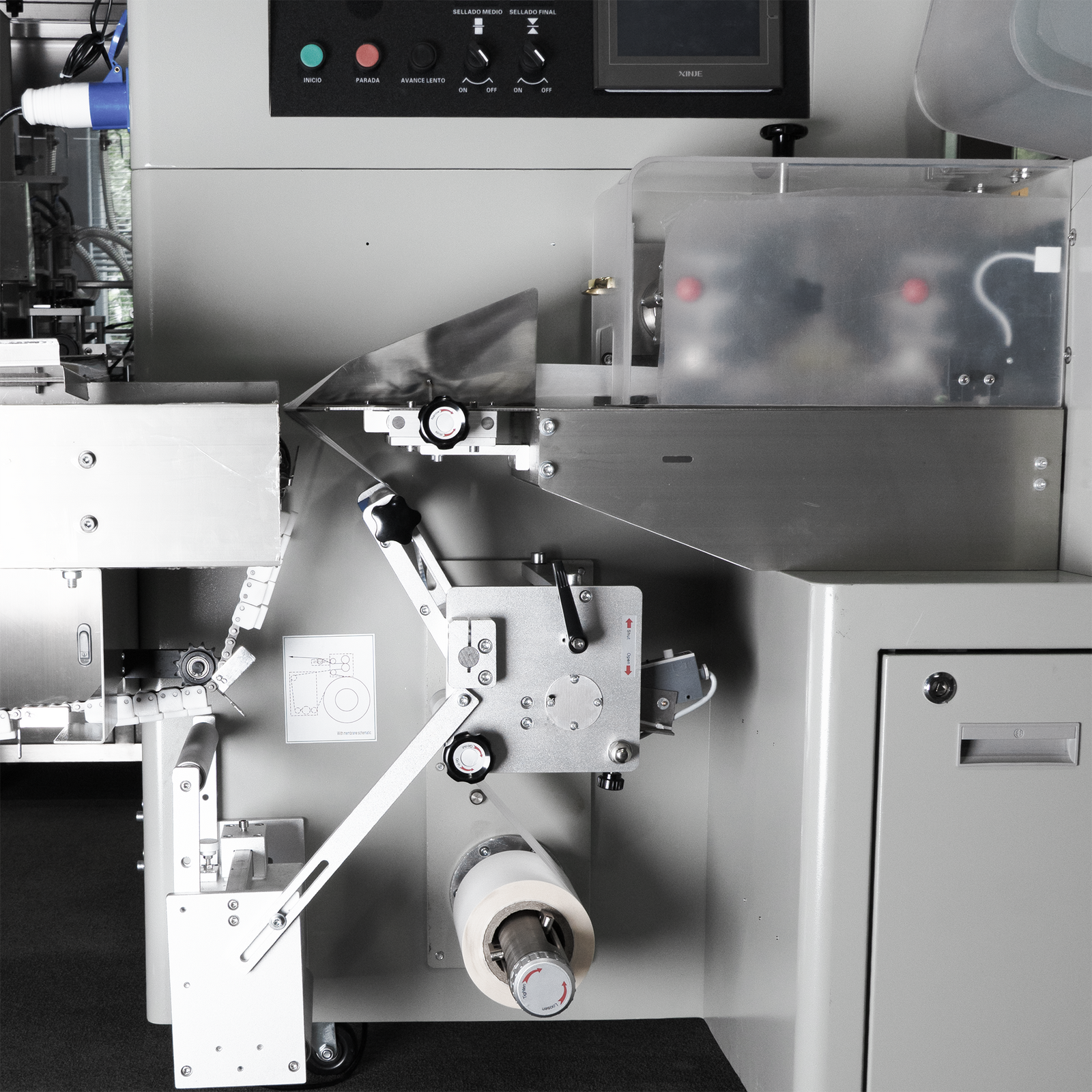 Automatic Horizontal Flow Wrapper with Inverted Film Feeder