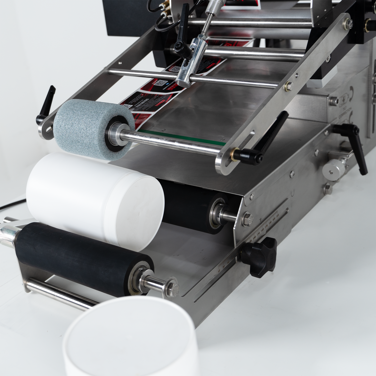 Semi-Automatic Label Applicator with configurable modules for different containers