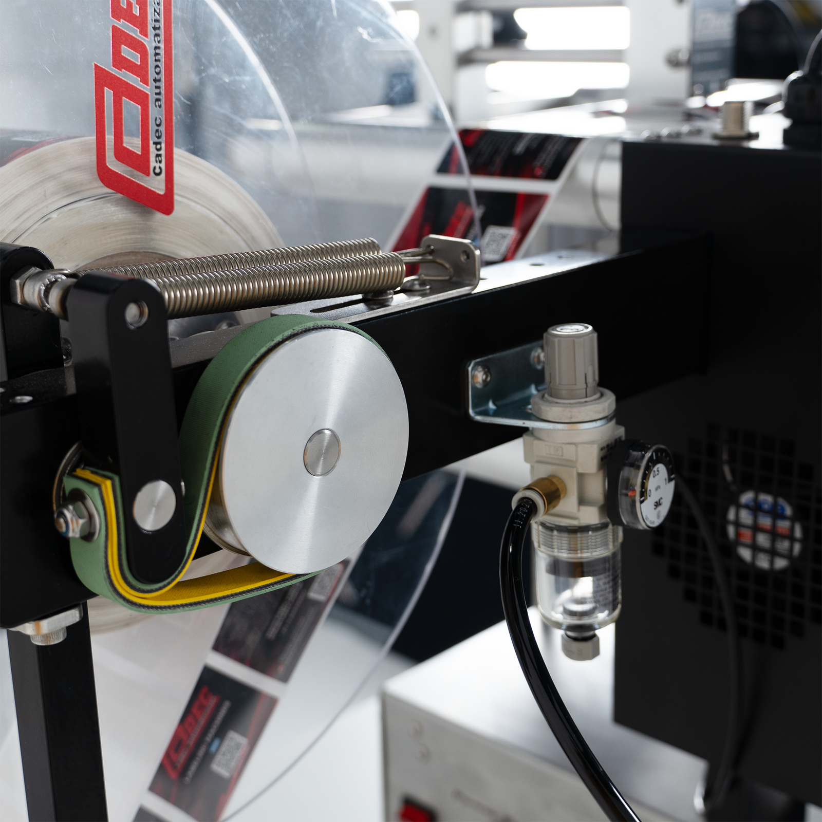 Semi-Automatic Label Applicator with configurable modules for different containers