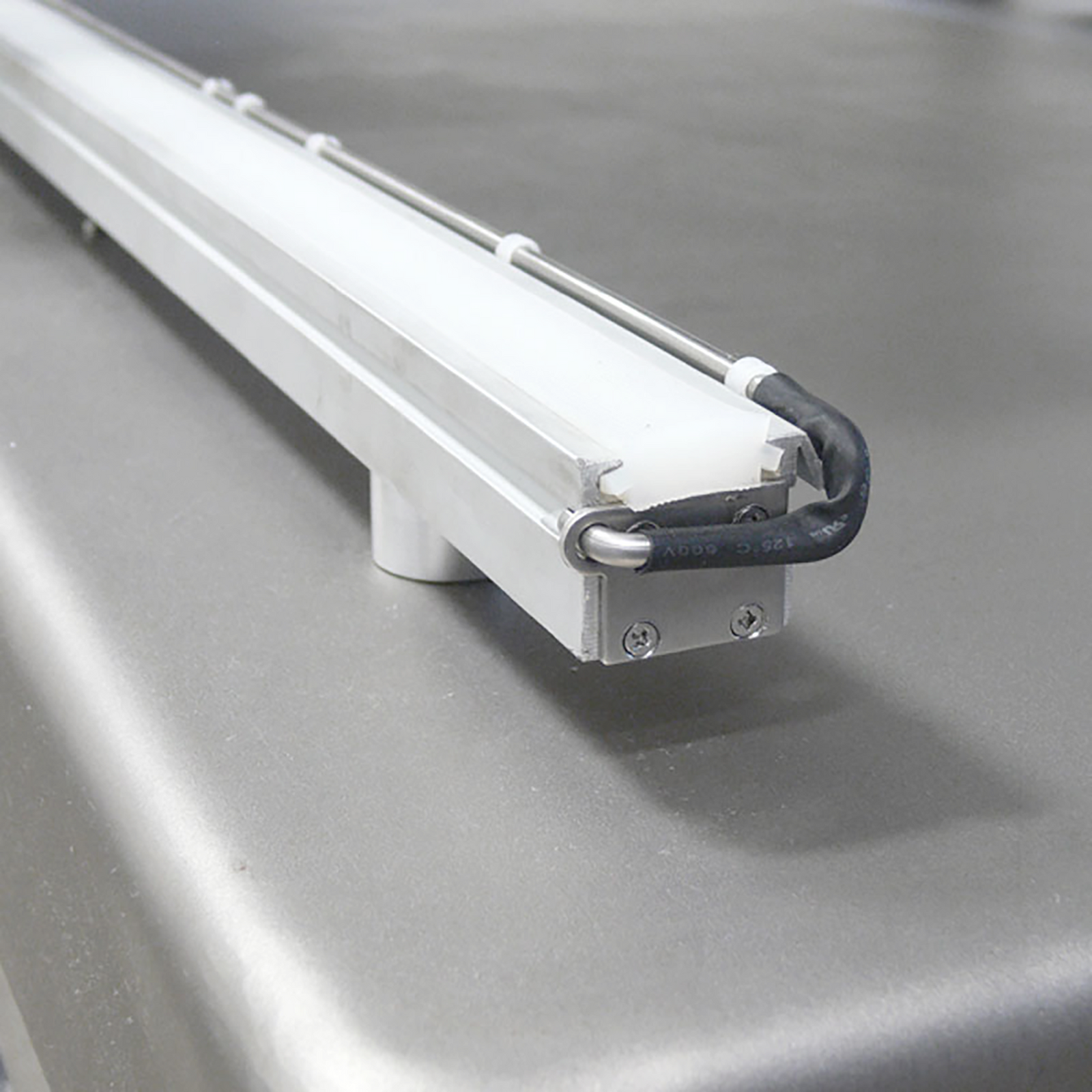 32 inch seal bar of the heavy duty double chamber vacuum sealer