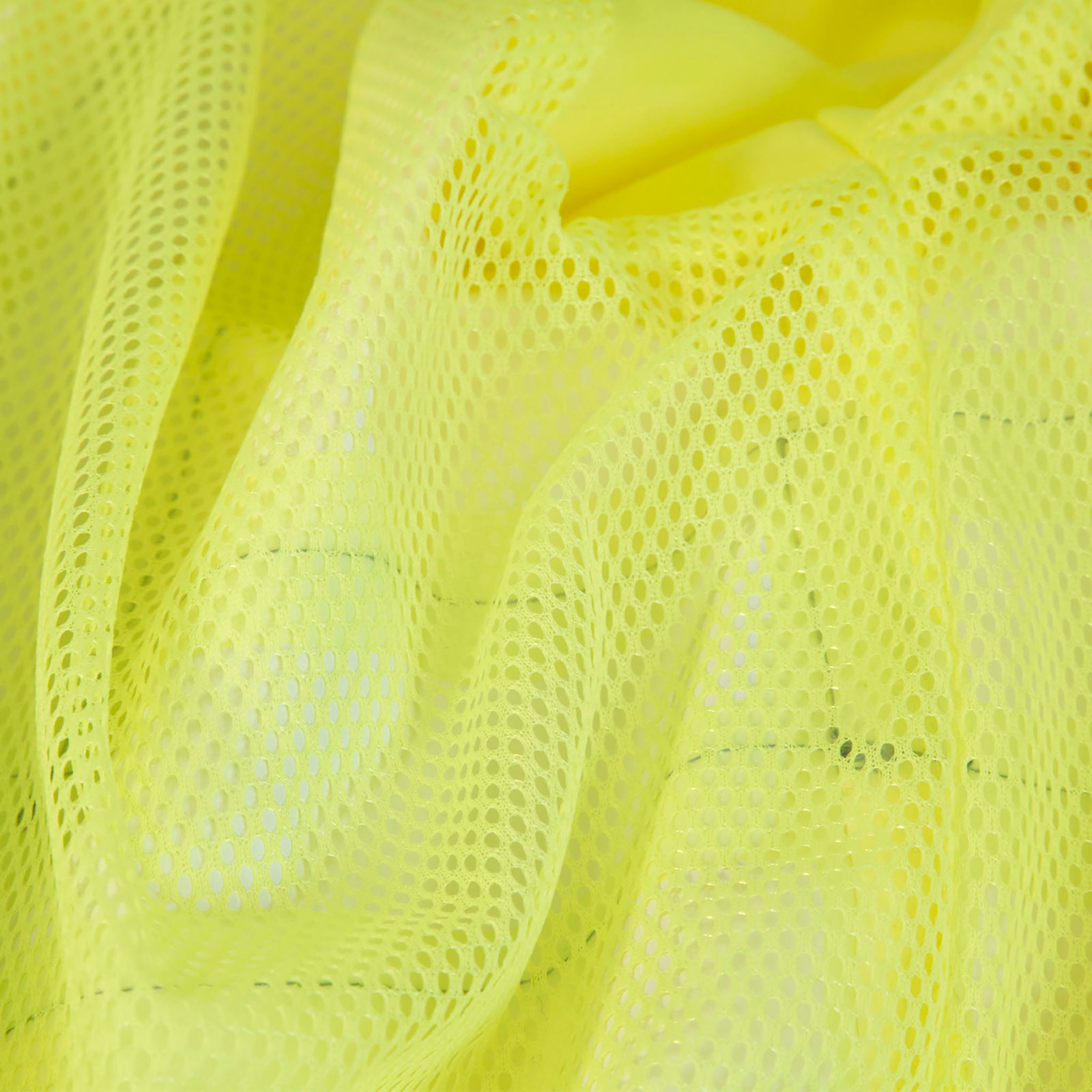 Hi vis rain jacket with inner mesh and taped seams