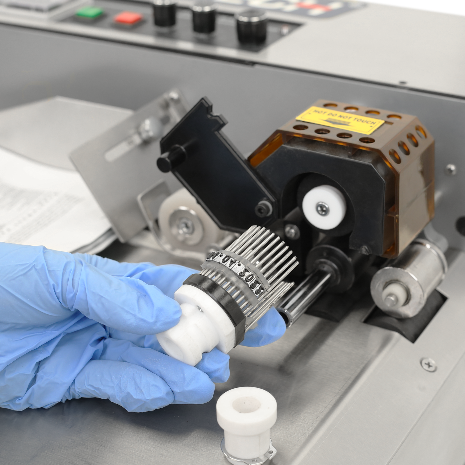How numbers are positioned in a types holder of a tabletop hot ink roll coder. by JORES TECHNOLOGIES® 